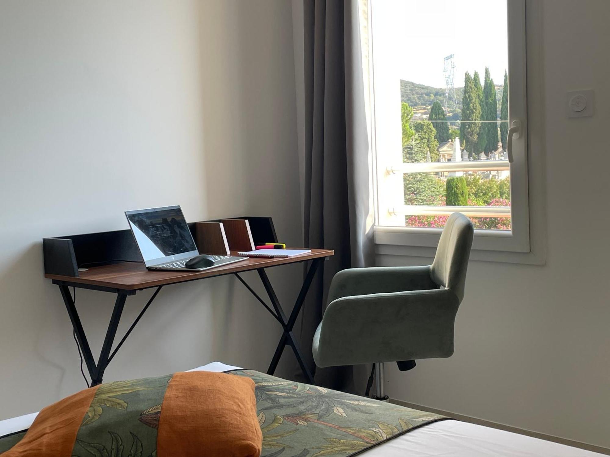 Val Des Bruyeres - Gite 15Mn Pezenas Avec Terrasse Et Cour Close - Parking Privatif Securise - Wifi Ftth Gratuit Neffies エクステリア 写真